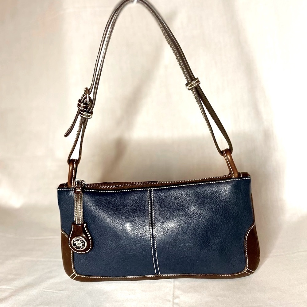 Vintage DOONEY & BOURKE Authentic Shoulder Bag.